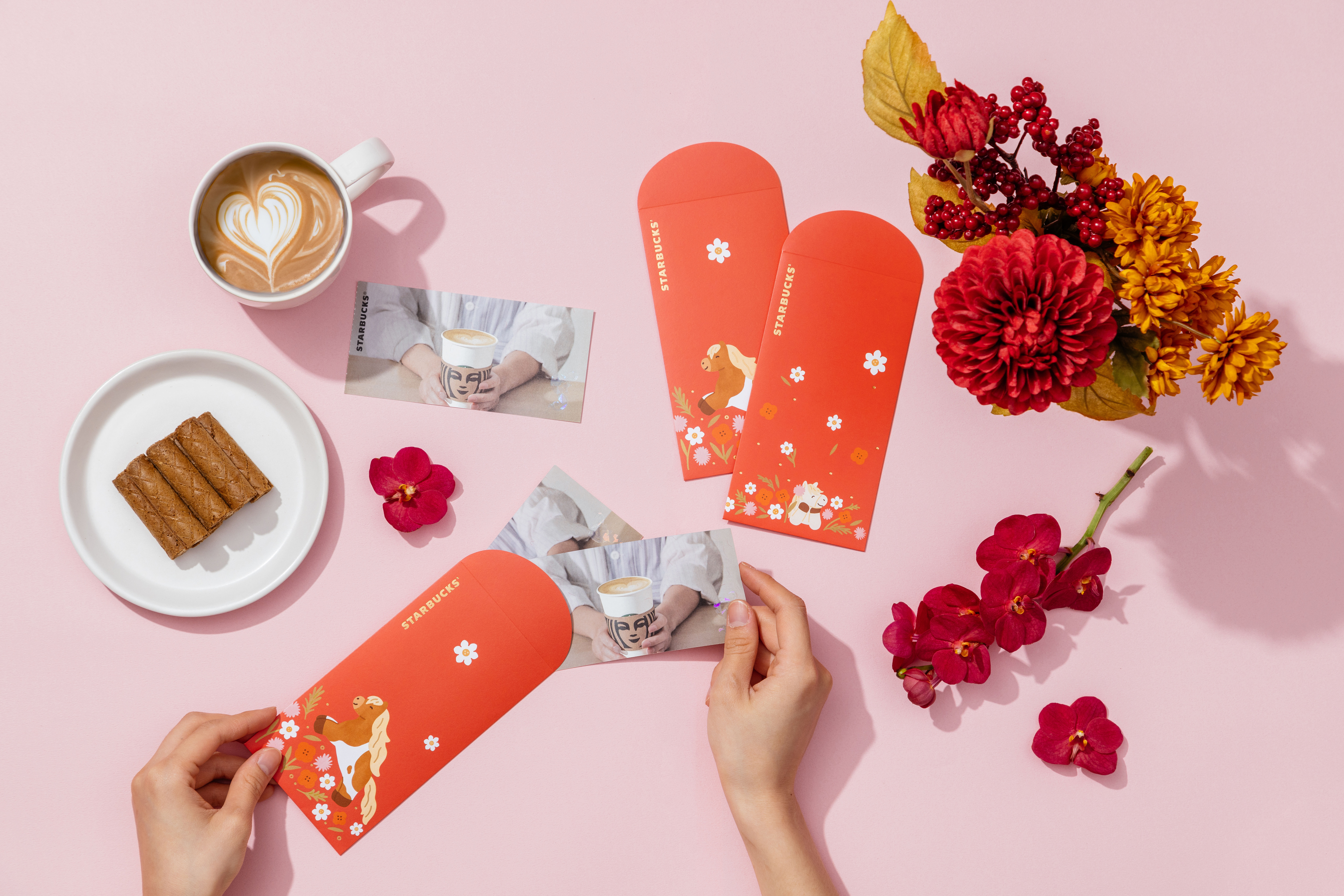 ▲星巴克、伯朗咖啡館春節禮盒。（圖／品牌提供）