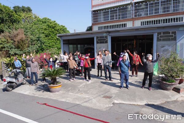 ▲▼   蔡易餘完成嘉義18鄉鎮市車隊掃街 展現綠營嘉義隊團結氣勢   。（圖／蔡易餘競選團隊提供）