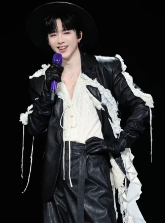 ▲阿信唱一半要跑去看劉宇寧。（圖／翻攝自微博）