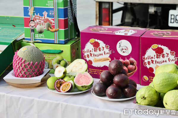 ▲台南蜜棗首度外銷新加坡，首批鮮果12日正式出貨，為台南冬季水果拓展國際市場再下一城。（記者林東良翻攝，下同）