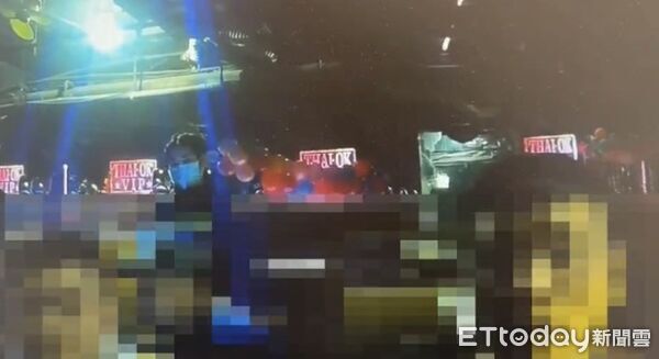 ▲越南籍36歲黎姓及22歲阮姓男子在移工舞廳內，無法出示證件遭帶回。（圖／桃園警分局提供）