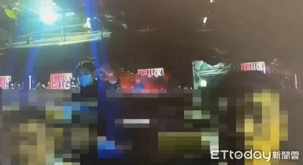 ▲越南籍36歲黎姓及22歲阮姓男子在移工舞廳內，無法出示證件遭帶回。（圖／桃園警分局提供）