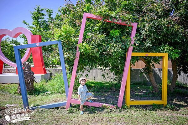 ▲▼台中騎馬體驗「先騰馬業神岡分部」，綠林包圍療癒的馬場基地。（圖／部落客滿分提供）