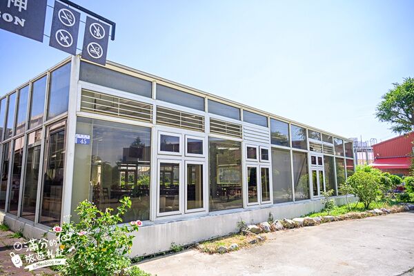 ▲▼台中騎馬體驗「先騰馬業神岡分部」，綠林包圍療癒的馬場基地。（圖／部落客滿分提供）