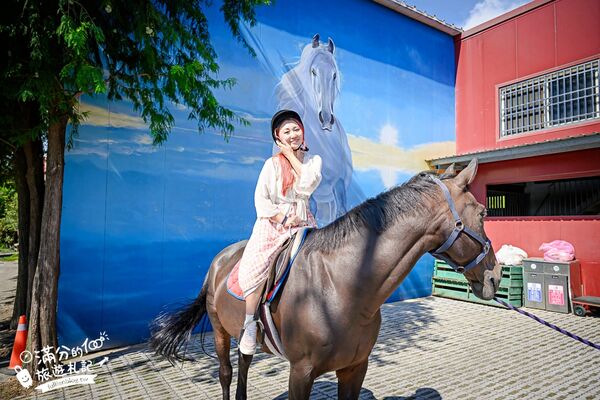 ▲▼台中騎馬體驗「先騰馬業神岡分部」，綠林包圍療癒的馬場基地。（圖／部落客滿分提供）