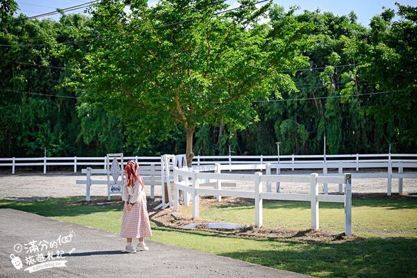 ▲▼台中騎馬體驗「先騰馬業神岡分部」，綠林包圍療癒的馬場基地。（圖／部落客滿分提供）