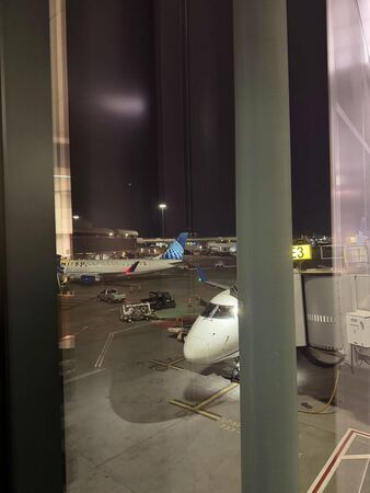 ▲黃國昌貼出轉機照。（圖／翻攝自Facebook／黃國昌）