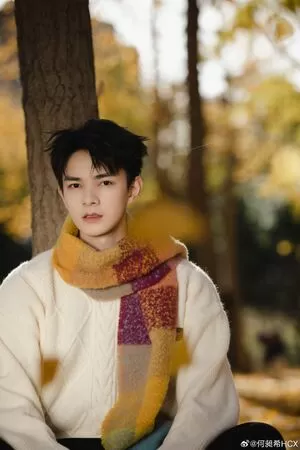 ▲▼陸娛首爆男男緋聞！男偶像奔《難哄》男星家中密會。（圖／翻攝自微博）