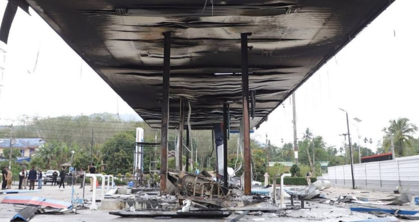 ▲▼泰國南部11加油站遭「連環炸彈攻擊」　1府宣布實施宵禁。（圖／翻攝自Facebook）