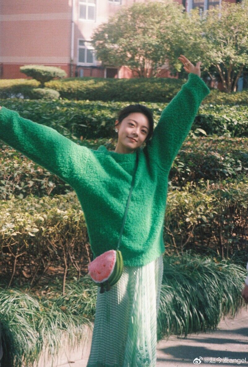 5套私服認識《驕陽似我》趙今麥：森林系少女感、溫柔學院風到甜酷日常，每套都越看越想學