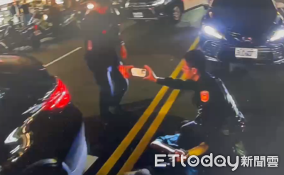 快訊／高雄酒駕男逆向拒檢逃逸　遭警破窗拉下車壓制在地