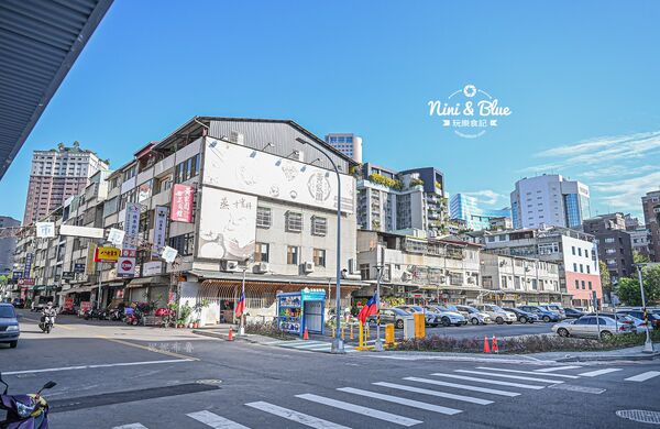 ▲▼台中寵物友善早午餐「艾初早餐勤美模範店」，鹹酥雞配咖啡。（圖／部落客NINI AND BLUE提供）