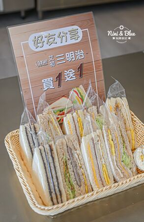 ▲▼台中寵物友善早午餐「艾初早餐勤美模範店」，鹹酥雞配咖啡。（圖／部落客NINI AND BLUE提供）