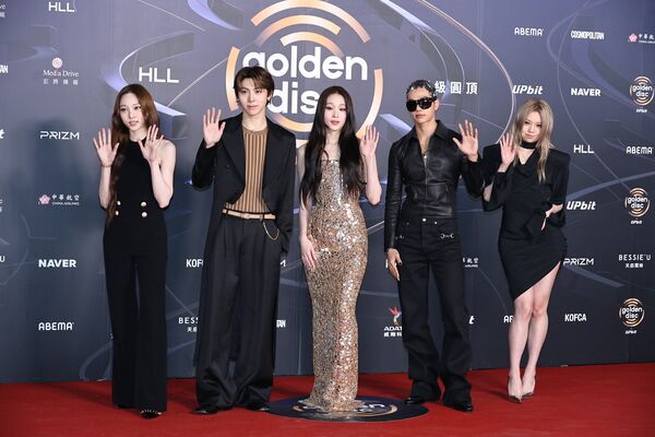 ▲成始璄、文佳煐現身紅毯成紅毯收視焦點。（圖／TVBS）