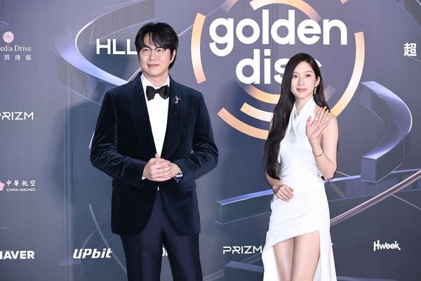 ▲成始璄、文佳煐現身紅毯成紅毯收視焦點。（圖／TVBS）