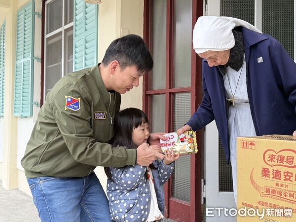 ▲台東軍人號召親友送暖。（圖／記者楊晨東翻攝）
