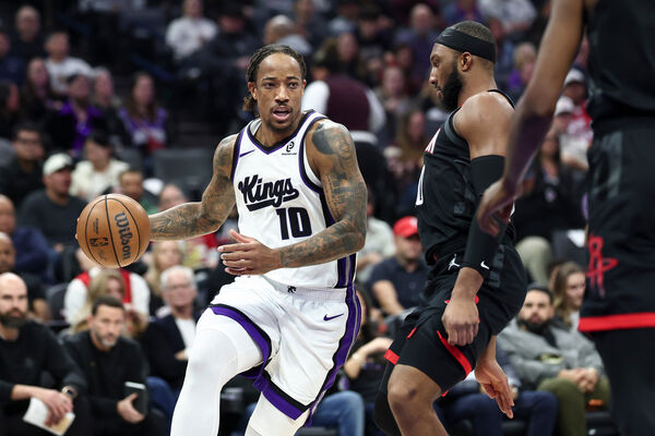 ▲迪羅臣達成生涯26000分，也幫助國王終止7連敗。（圖／達志影像／美聯社）