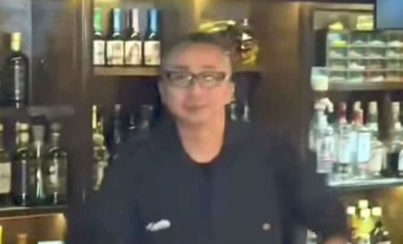 日本酒吧「牆藏女屍」！老闆開5台清淨機　狂問客人：有臭味嗎