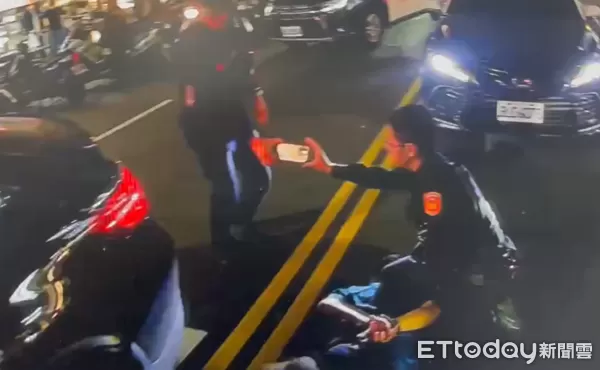 ▲▼男子心虛拒檢逃逸 警攔查發現竟是酒駕。（圖／記者賴文萱翻攝）