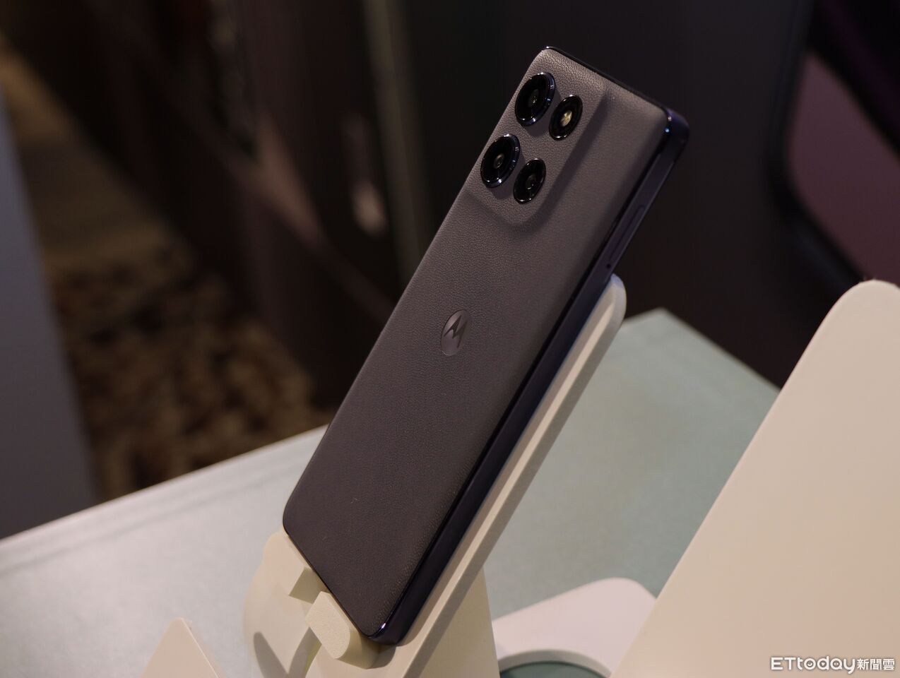 ▲▼      motorola edge70       。（圖／記者蘇晟彥攝）