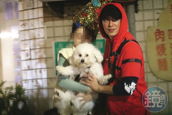 認愛初體驗／獨家！首度認愛妹子　陳楚河抱狗牽女友甜過節