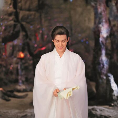 認愛初體驗／獨家！首度認愛妹子　陳楚河抱狗牽女友甜過節