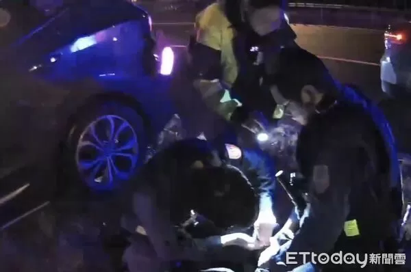 ▲賴男假意配合實則因心虛開車逃逸，最終仍被員警圍捕，並搜出海洛因、依托咪酯及吸食器。（圖／記者高堂堯翻攝）