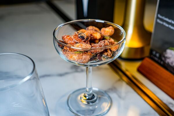 ▲▼台北東區餐酒館「緩緩FABULA」，藏身鬧區的質感約會、歲末聚餐首選。（圖／部落客珊莎提供）