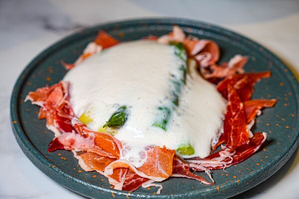 ▲▼台北東區餐酒館「緩緩FABULA」，藏身鬧區的質感約會、歲末聚餐首選。（圖／部落客珊莎提供）