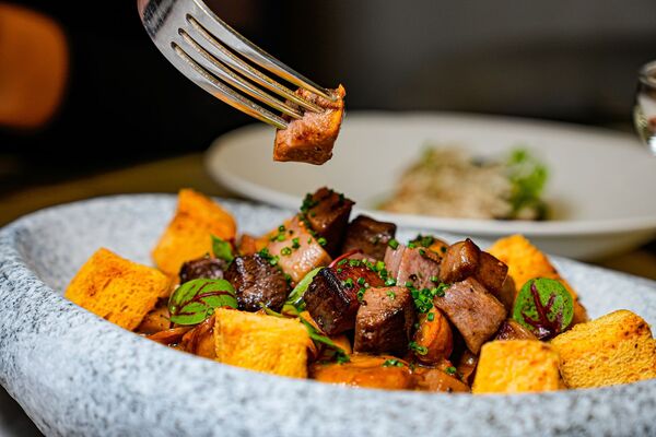 ▲▼台北東區餐酒館「緩緩FABULA」，藏身鬧區的質感約會、歲末聚餐首選。（圖／部落客珊莎提供）