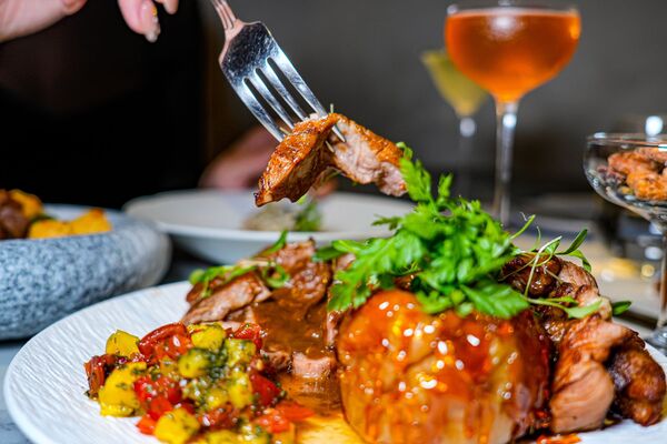 ▲▼台北東區餐酒館「緩緩FABULA」，藏身鬧區的質感約會、歲末聚餐首選。（圖／部落客珊莎提供）