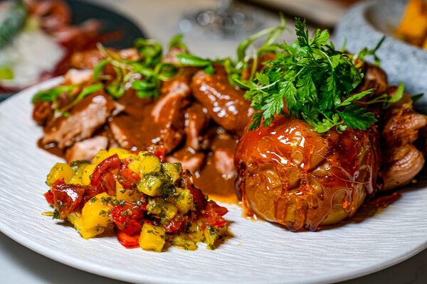 ▲▼台北東區餐酒館「緩緩FABULA」，藏身鬧區的質感約會、歲末聚餐首選。（圖／部落客珊莎提供）