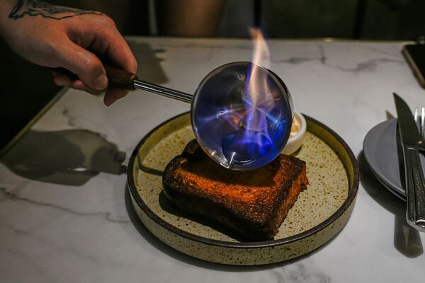 ▲▼台北東區餐酒館「緩緩FABULA」，藏身鬧區的質感約會、歲末聚餐首選。（圖／部落客珊莎提供）