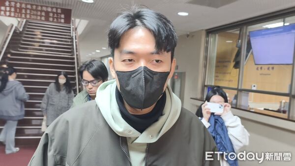 ▲「迷因台式民主」粉專版主戴瑞甯。（圖／記者黃哲民攝）