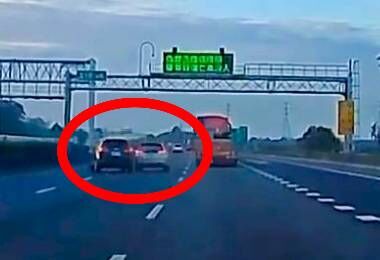 ▲國1南向埤頭路段休旅車驚險變換車道差點撞到車。（圖／翻攝自threads／linshuyun2222提供）