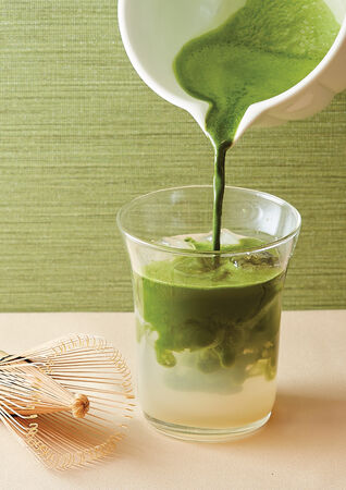 ▲辻利茶舗新甜品，還能自加淋醬。（圖／品牌提供）