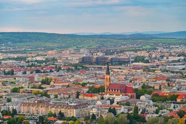 ▲▼維也納多瑙河塔觀景台介紹。（圖／部落客travel with leo提供）