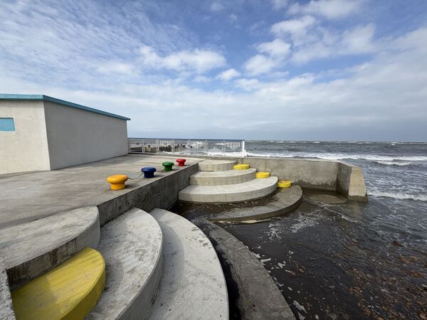 ▲竹縣鳳坑沙灣遊憩設施再提升。（圖／新竹縣交通處提供）