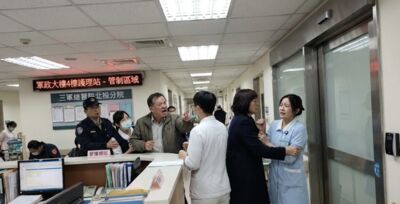 騙保全闖病房！暴走狂毆3名醫護害左眼掛彩　暴力男女檔下場曝