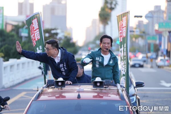 ▲高雄市長參選人賴瑞隆13日南下台南，與立委林俊憲合體，宣示推動「南高連線」，打造幸福生活圈。（記者林東良翻攝，下同）