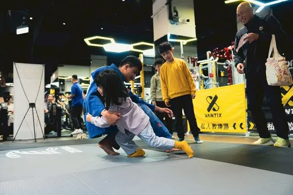 ▲梵帝仕翻轉格鬥印象，首創全齡友善場域。（圖／梵帝仕提供）