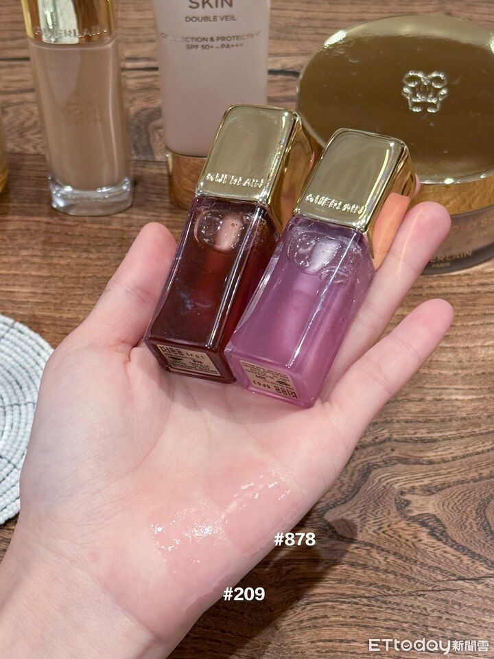 DIOR,嬌蘭,試開箱,唇膏,唇油,唇釉,彩妝,。（圖／記者李薇攝）