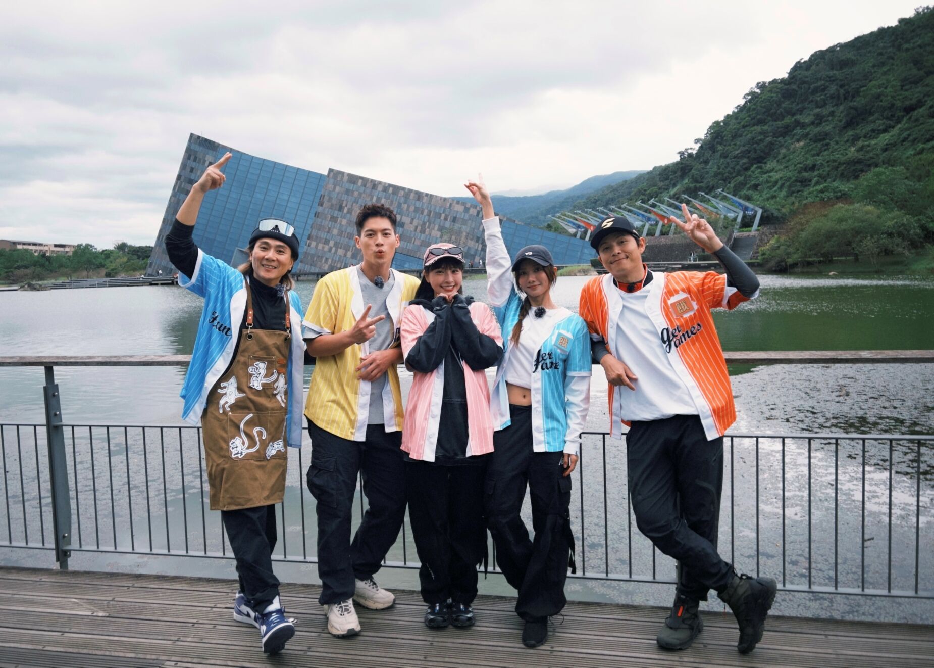 ▲▼《飢餓遊戲》王仁甫（左起、孫協志、峮峮、蔡黃汝、許孟哲。（圖／中視提供）