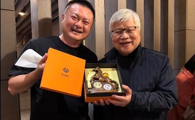 捕獲野生魏哲家！　親切合照：我常來啊！