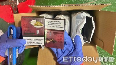 「臺馬之星」客貨船郵包夾藏中國製電子煙　海巡偵蒐犬嗅出
