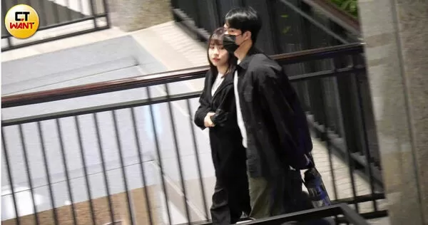 熱戀種草莓1／掰了邱思琹　郭方儒雨中陪新歡大跳