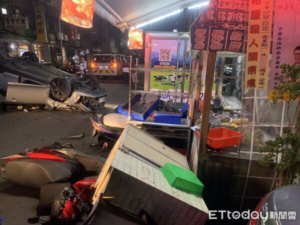 ▲▼ 高雄57歲男子毒駕，撞毀貨車、4機車與路邊攤。（圖／民眾提供，下同）