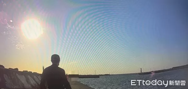 ▲高雄梓官通安巷發現一具浮屍，身份確定是海軍士兵             。（圖／岡山分局提供）