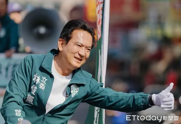 ▲賴瑞隆14日南下陪同林俊憲車隊掃街，為民進黨台南市長初選進行最後衝刺。（記者林東良翻攝，下同）