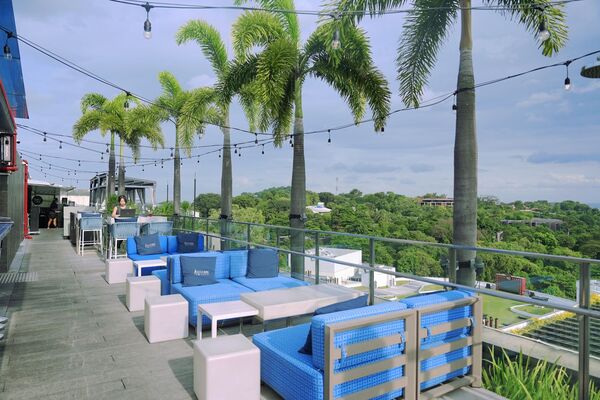 ▲▼1-Altitude Coast Rooftop Bar。（圖／部落客混血珊莎的奇幻旅程授權提供）